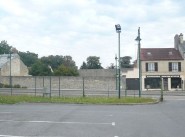 Building Lamorlaye